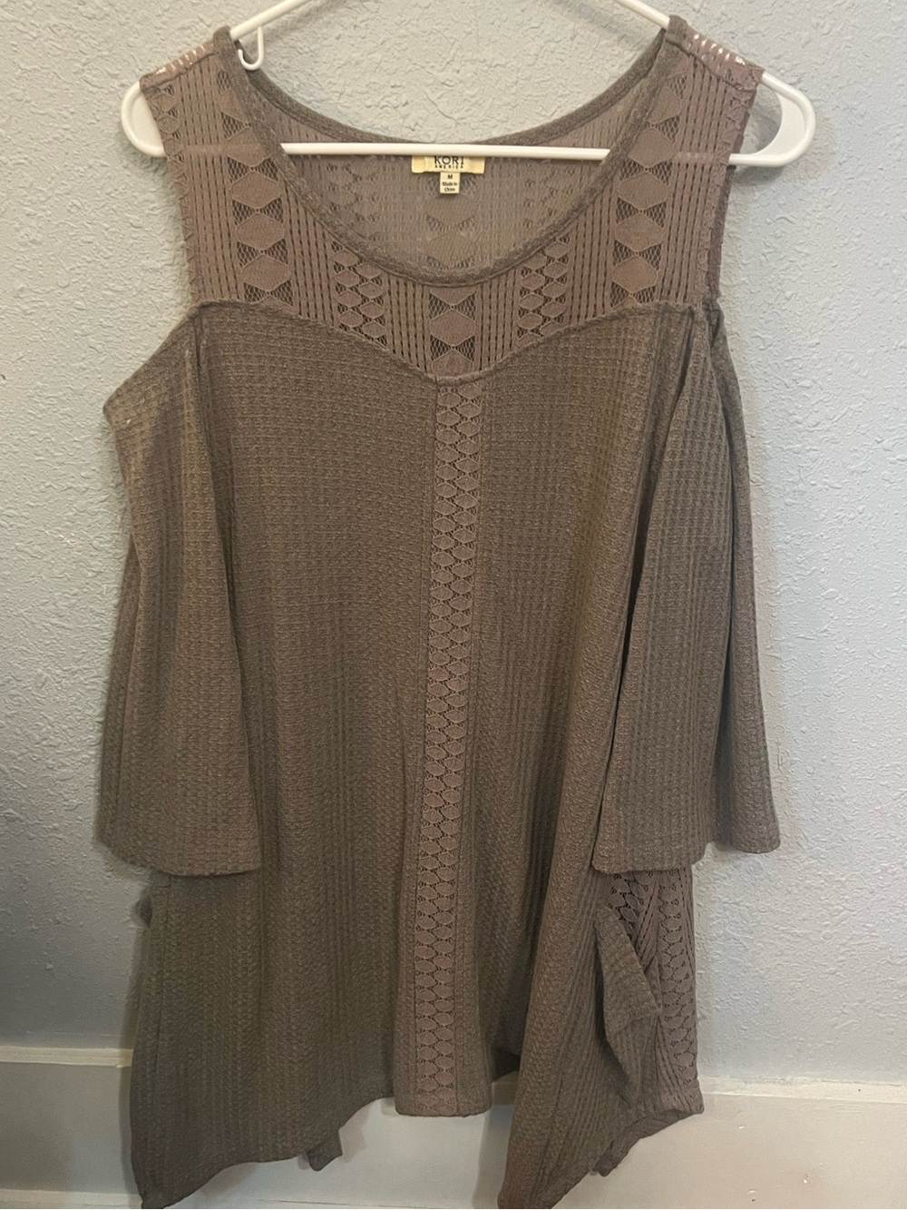 Kori America Taupe Crochet Lace Cold Shoulder Boho Tunic Top Medium